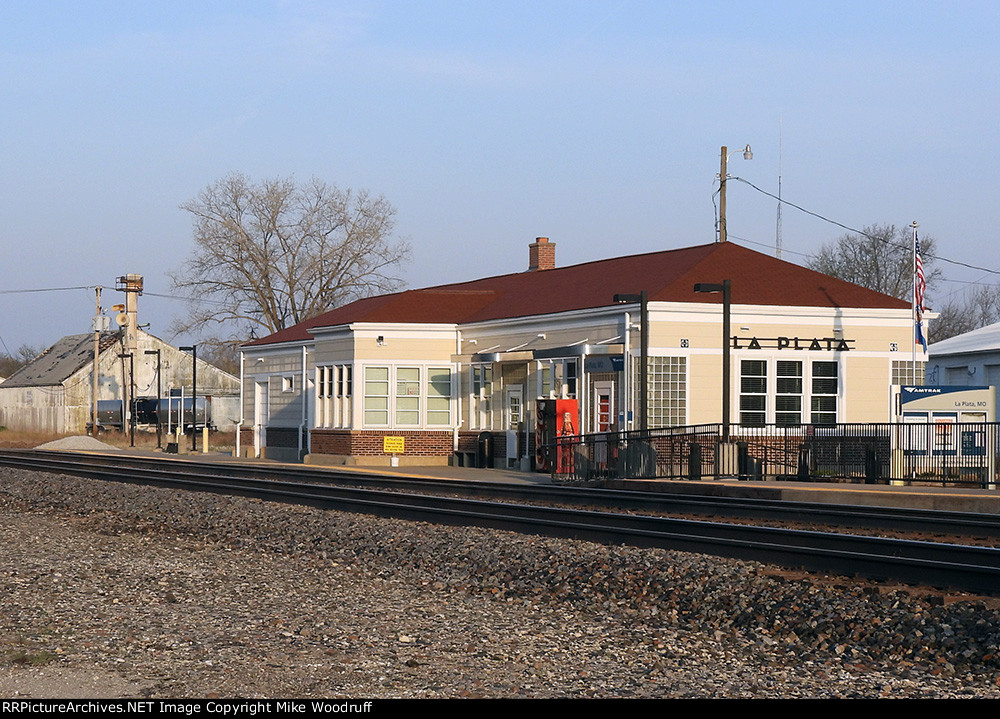 Former AT&SF depot
